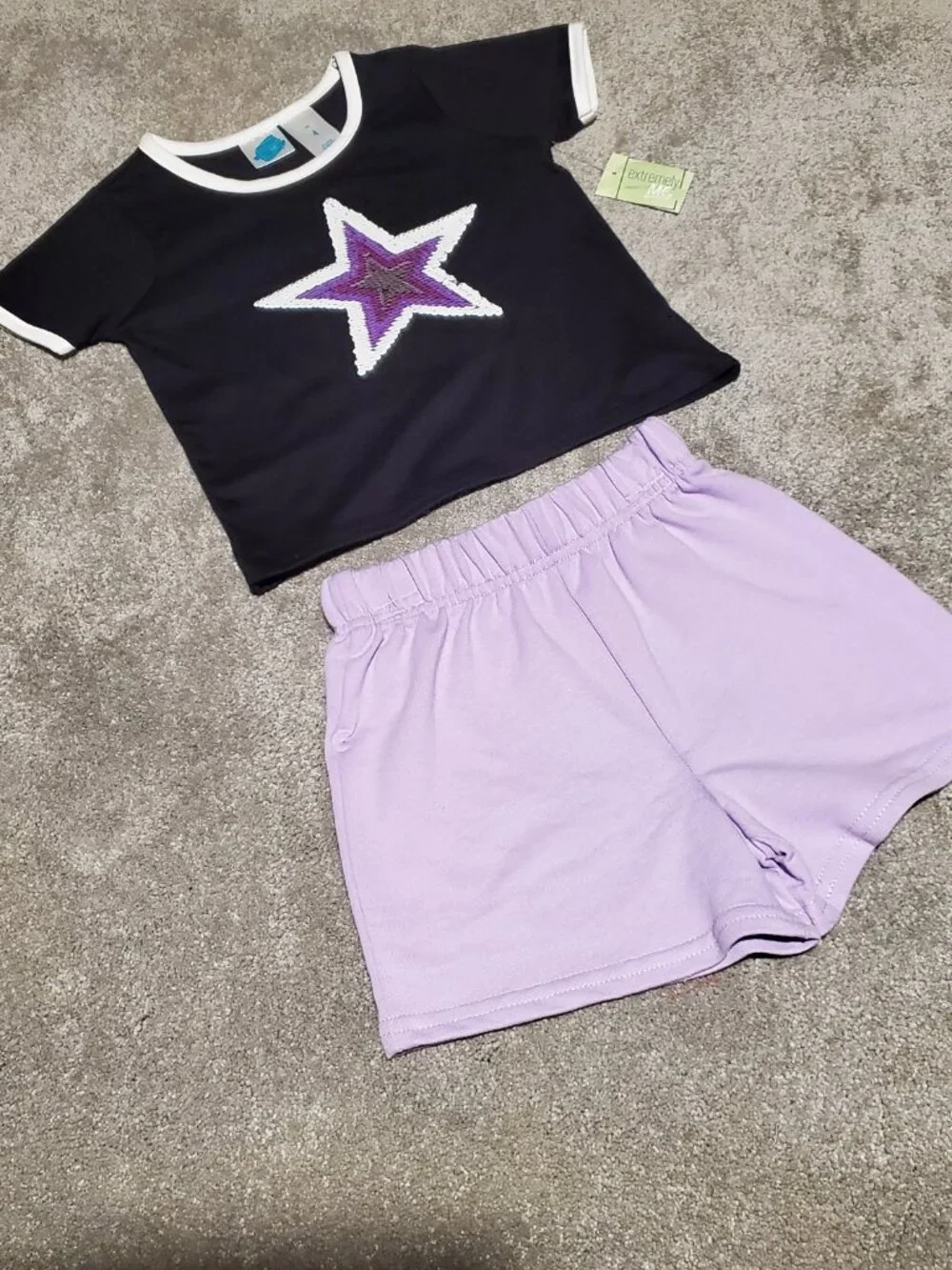 ✨ NWT Girls’ 2-Piece Sequin Star Size 4 Short Set
